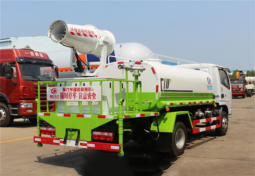 國(guó)六東風(fēng)多利卡5噸綠化噴灑車(chē)圖片