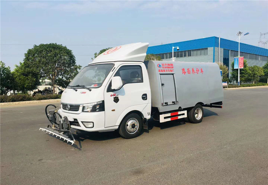 東風(fēng)途逸路面養(yǎng)護車