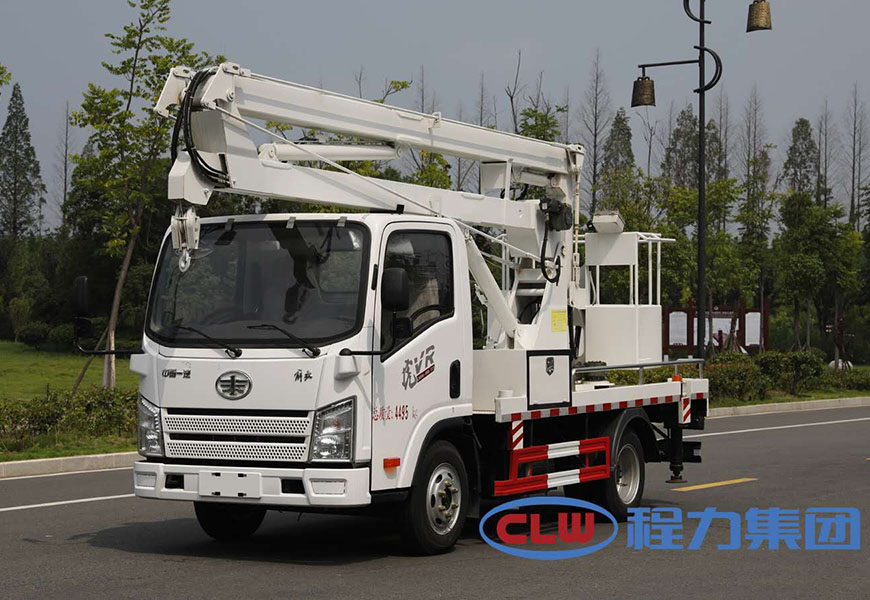 解放V虎(國(guó)六藍(lán)牌)13.5米高空作業(yè)車