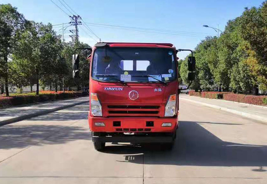 成都大運(yùn)黃牌平板運(yùn)輸車(chē)