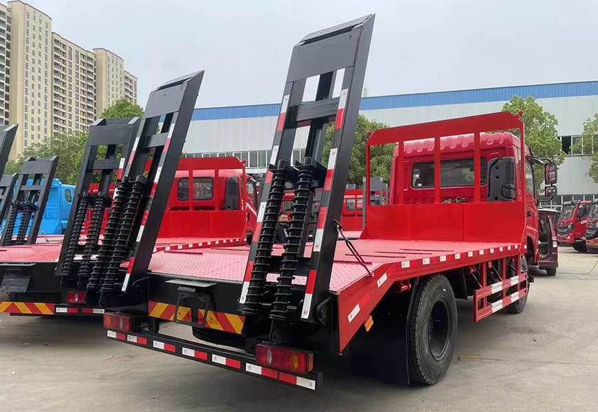國(guó)六東風(fēng)K6單橋平板運(yùn)輸車(chē)