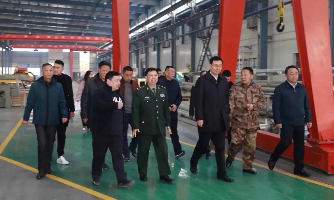 湖北省軍區(qū)、隨州市黨委領(lǐng)導(dǎo)人指導(dǎo)程力專汽產(chǎn)業(yè)走高質(zhì)量發(fā)展之路