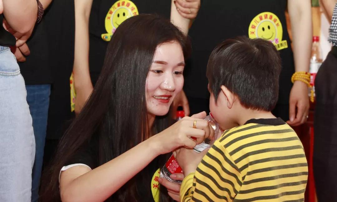 弘揚(yáng)傳統(tǒng)美德，關(guān)愛兒童成長----首屆“魅力隨州，多彩程力”抖音大賽捐贈(zèng)公益活動(dòng)紀(jì)實(shí)