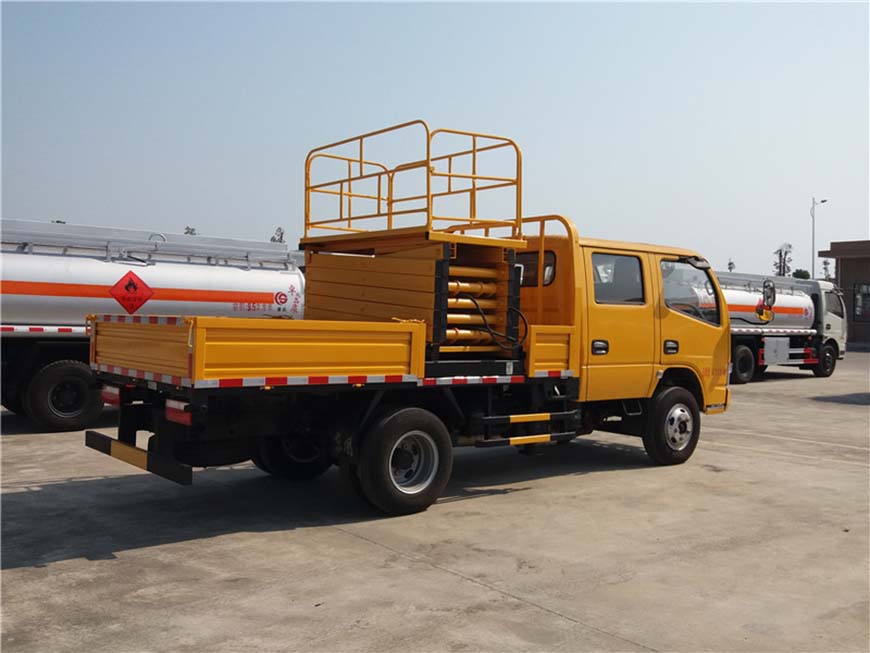 東風8米、10米升降平臺車