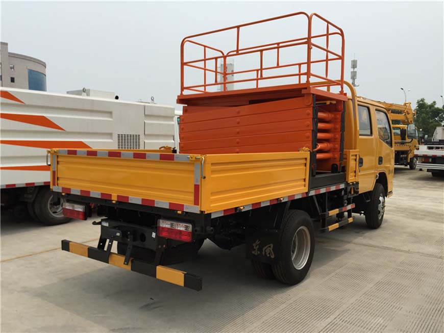 東風8米、10米升降平臺車